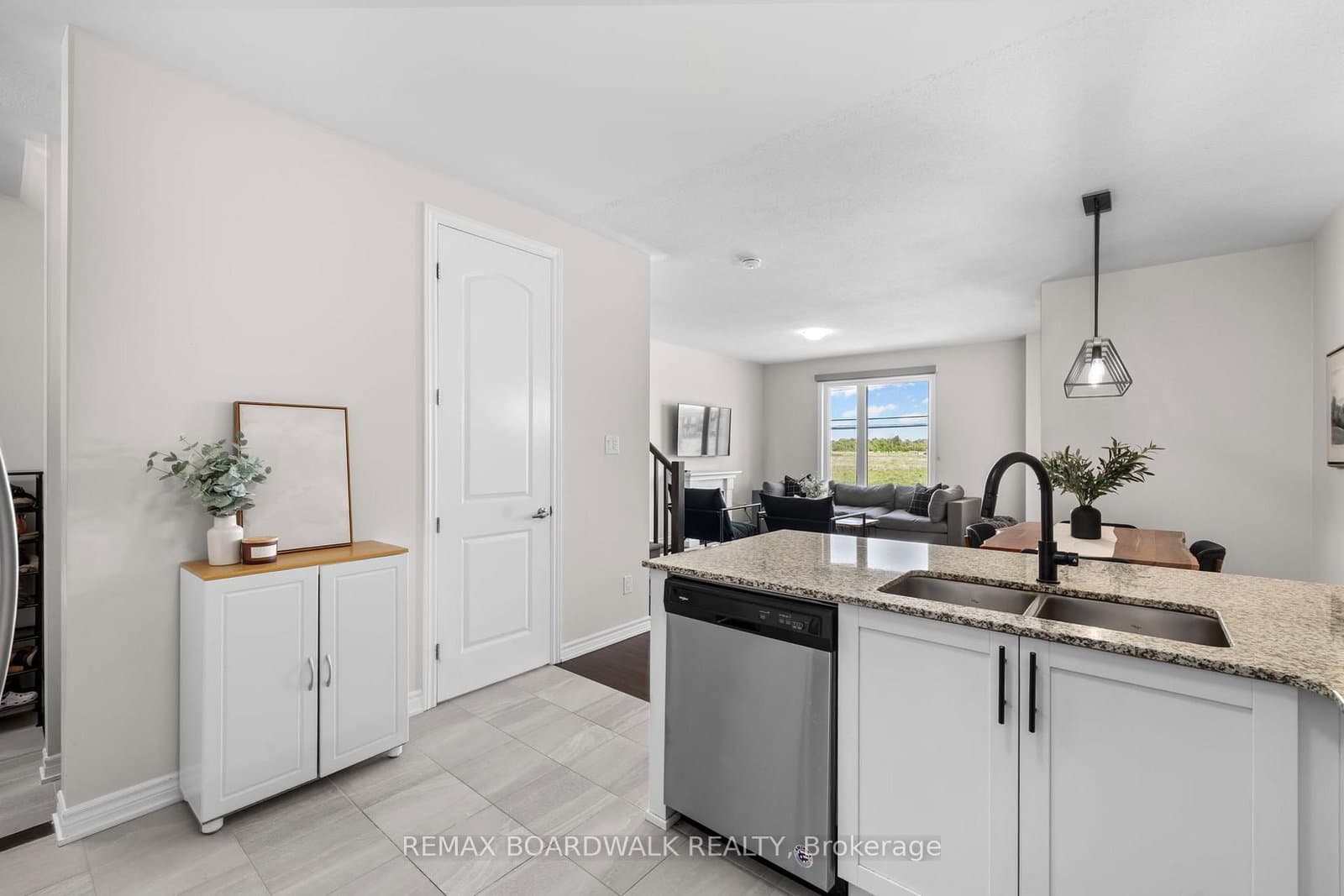 6331 Perth Street thumbnail 14