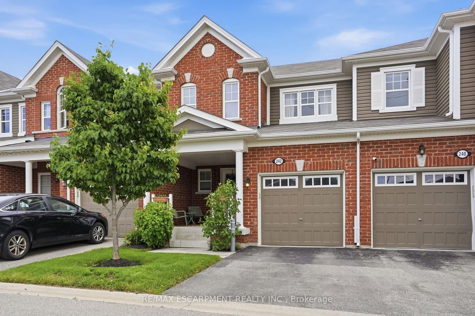 242 Waterbrook Lane thumbnail 2