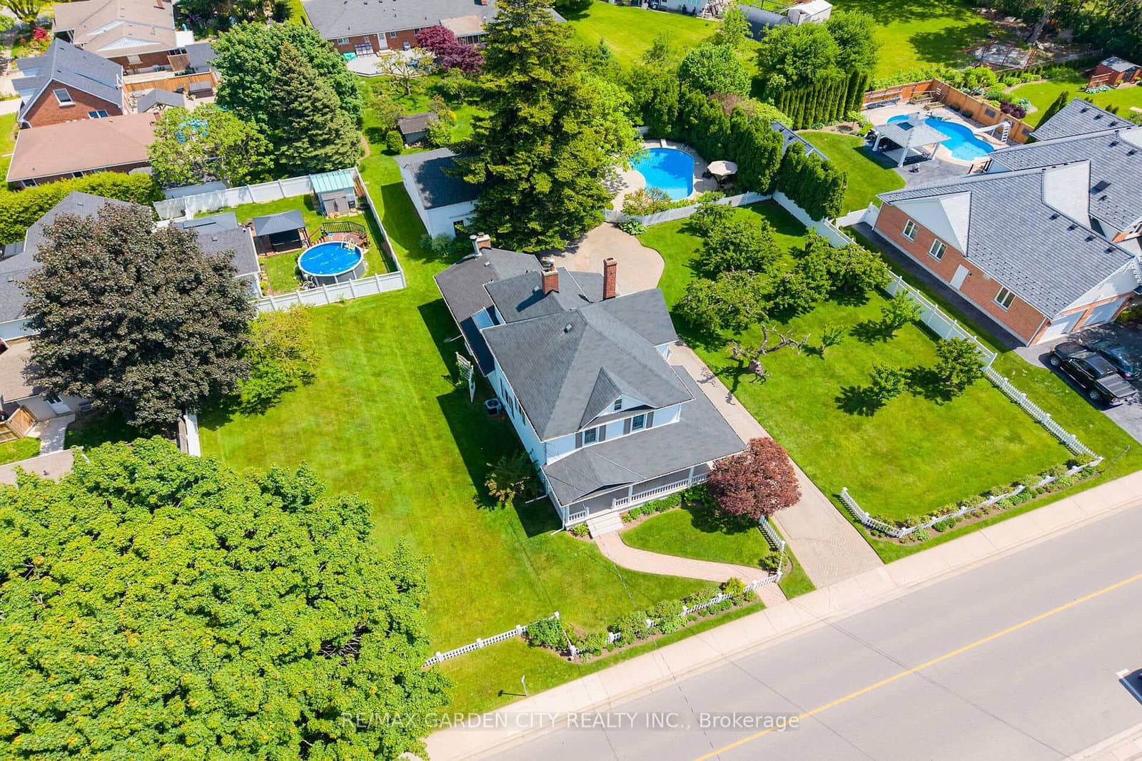 24-26 MAPLE Avenue thumbnail 3