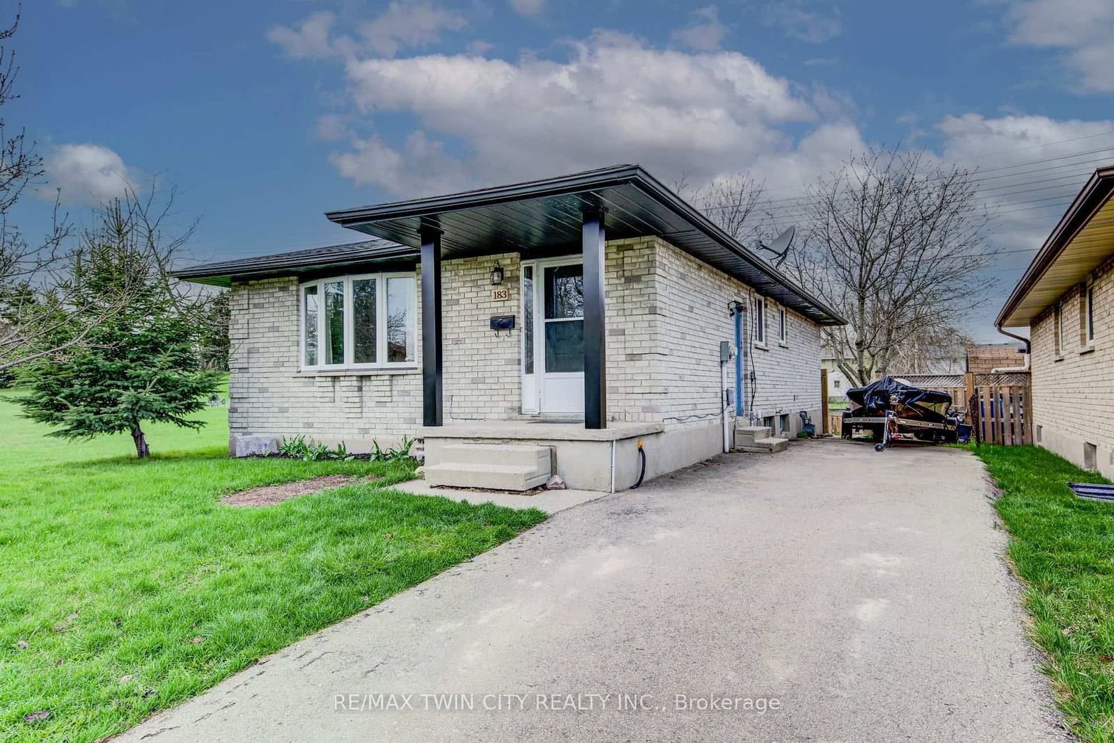 183 Dinison Crescent thumbnail 3
