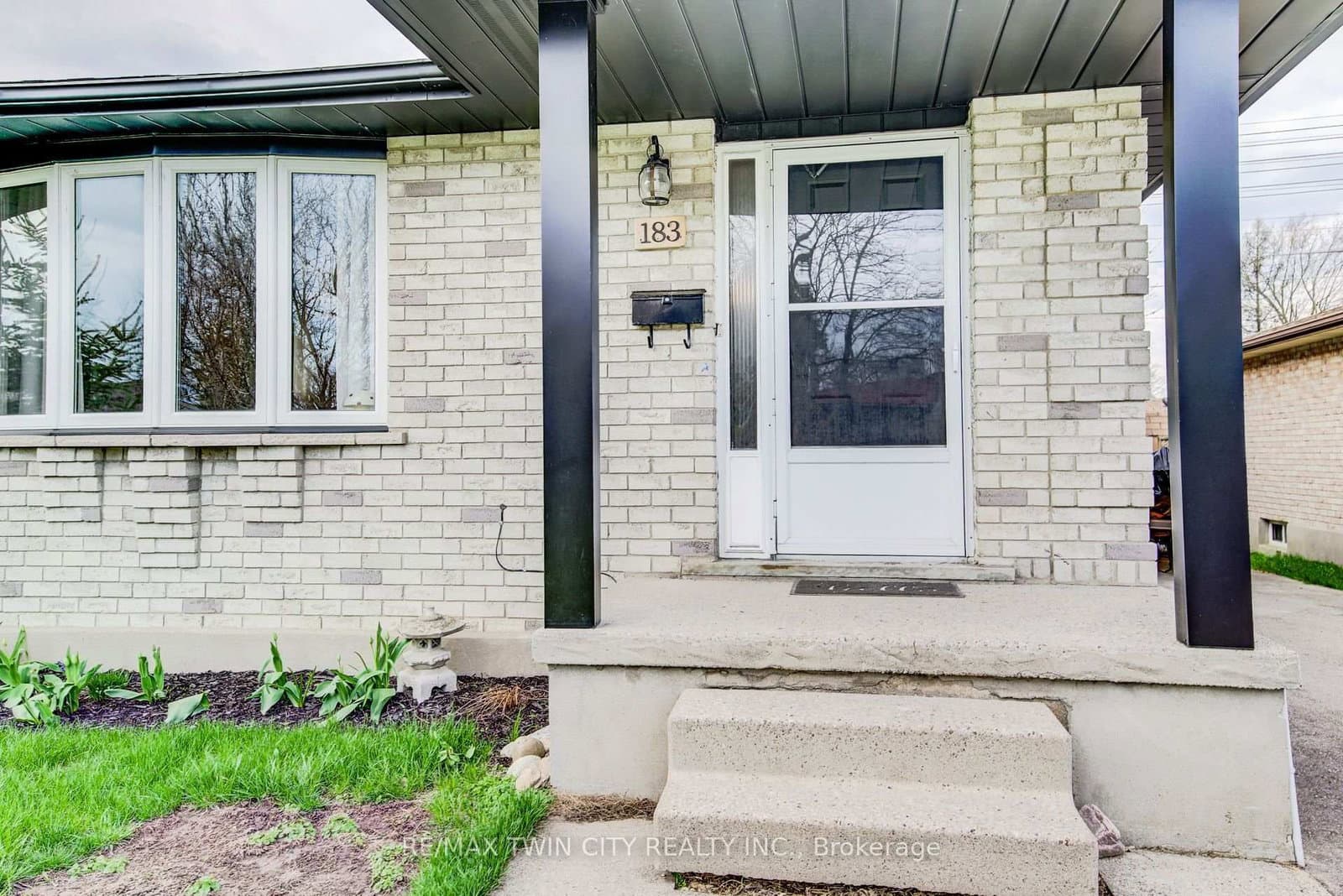 183 Dinison Crescent thumbnail 4