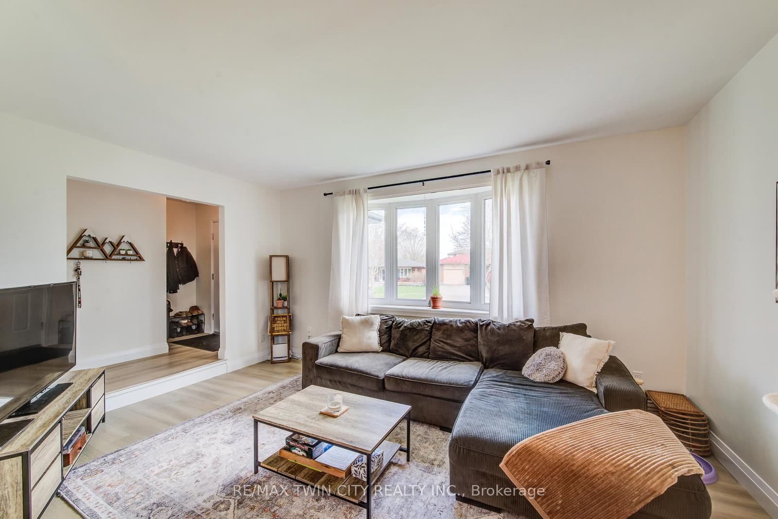 183 Dinison Crescent thumbnail 8
