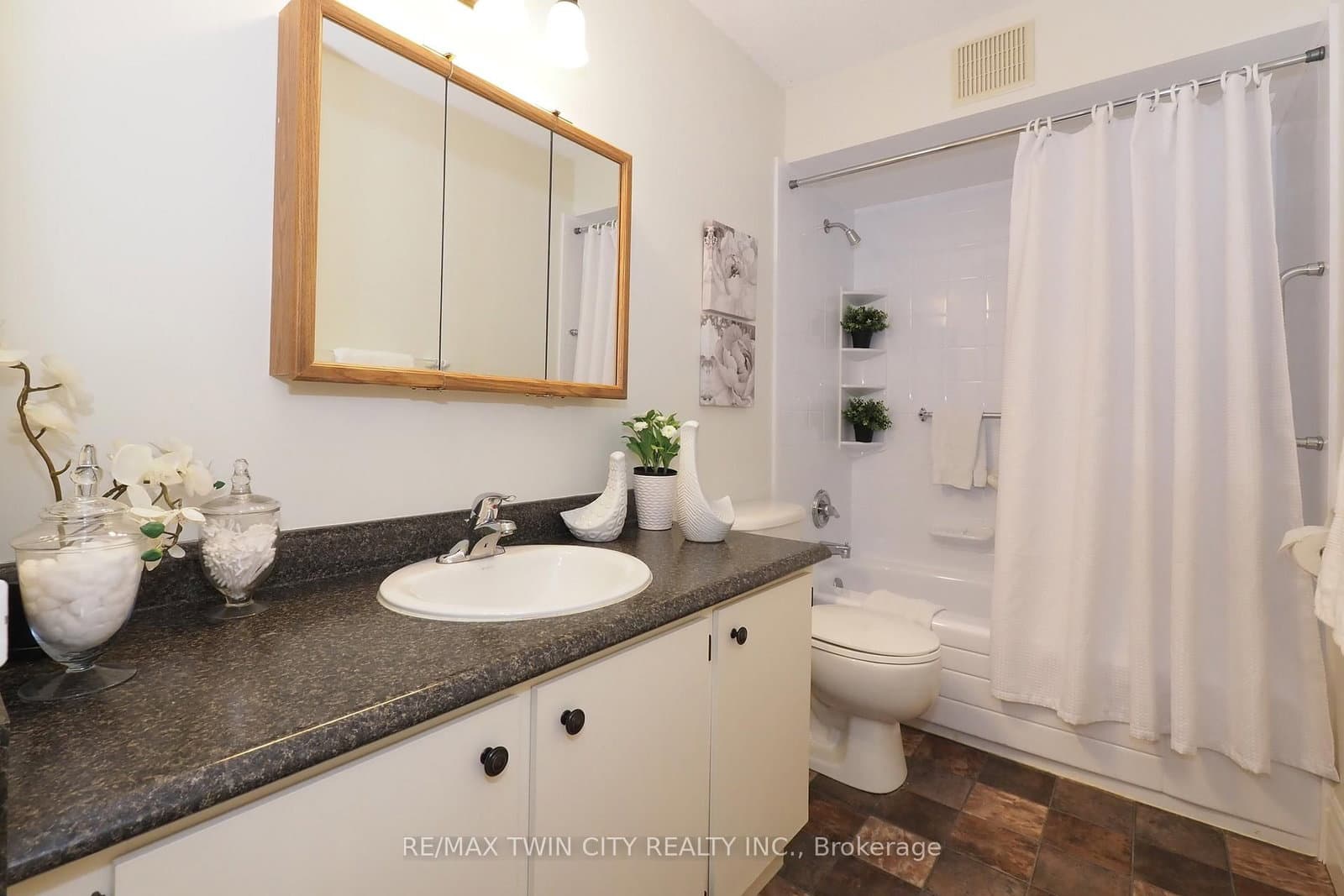 40 Tannery Street E, Unit 265 thumbnail 25