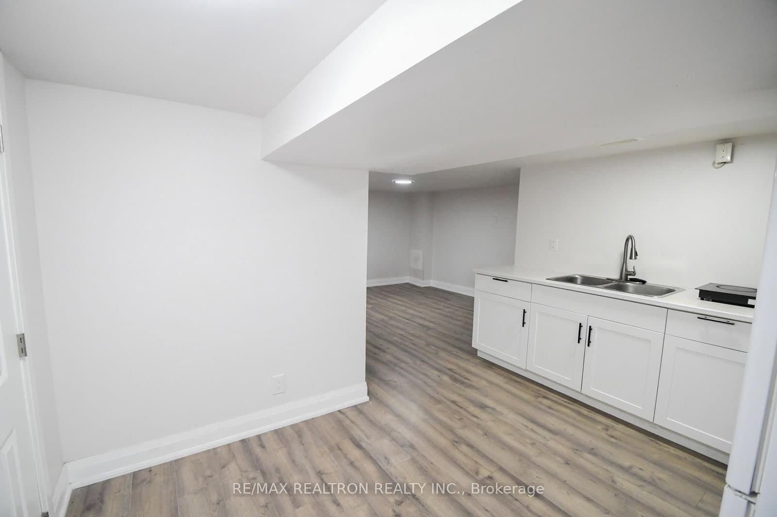 110 E Mintern Avenue thumbnail 5