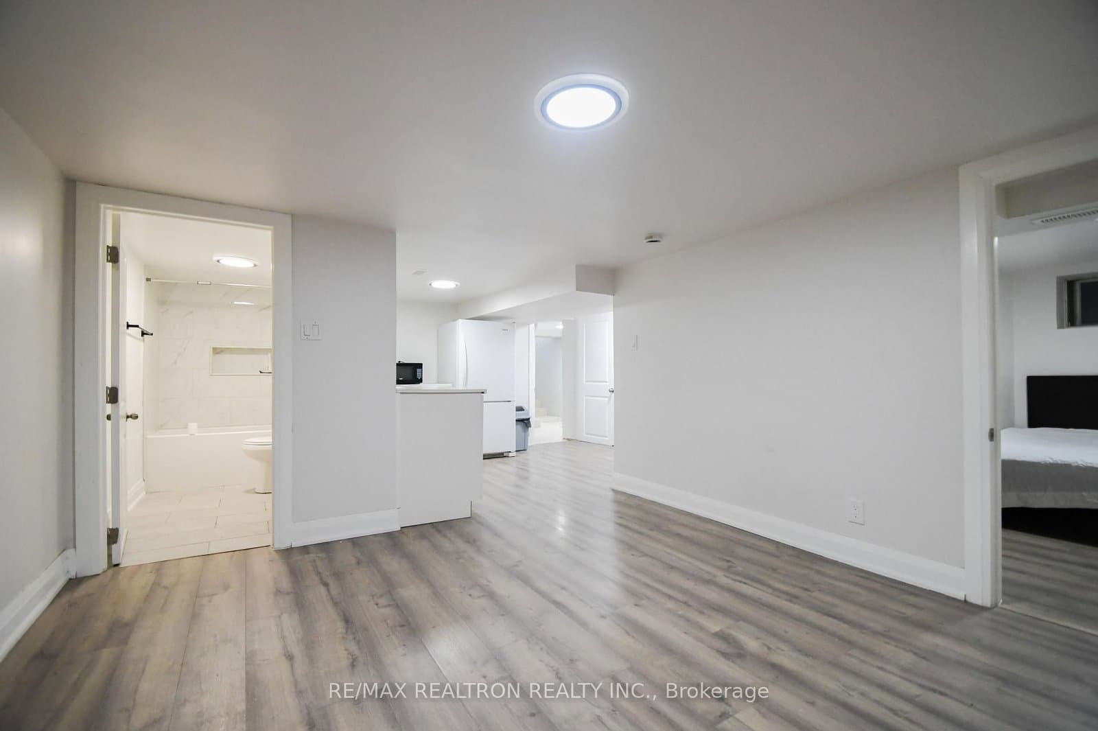 110 E Mintern Avenue thumbnail 6