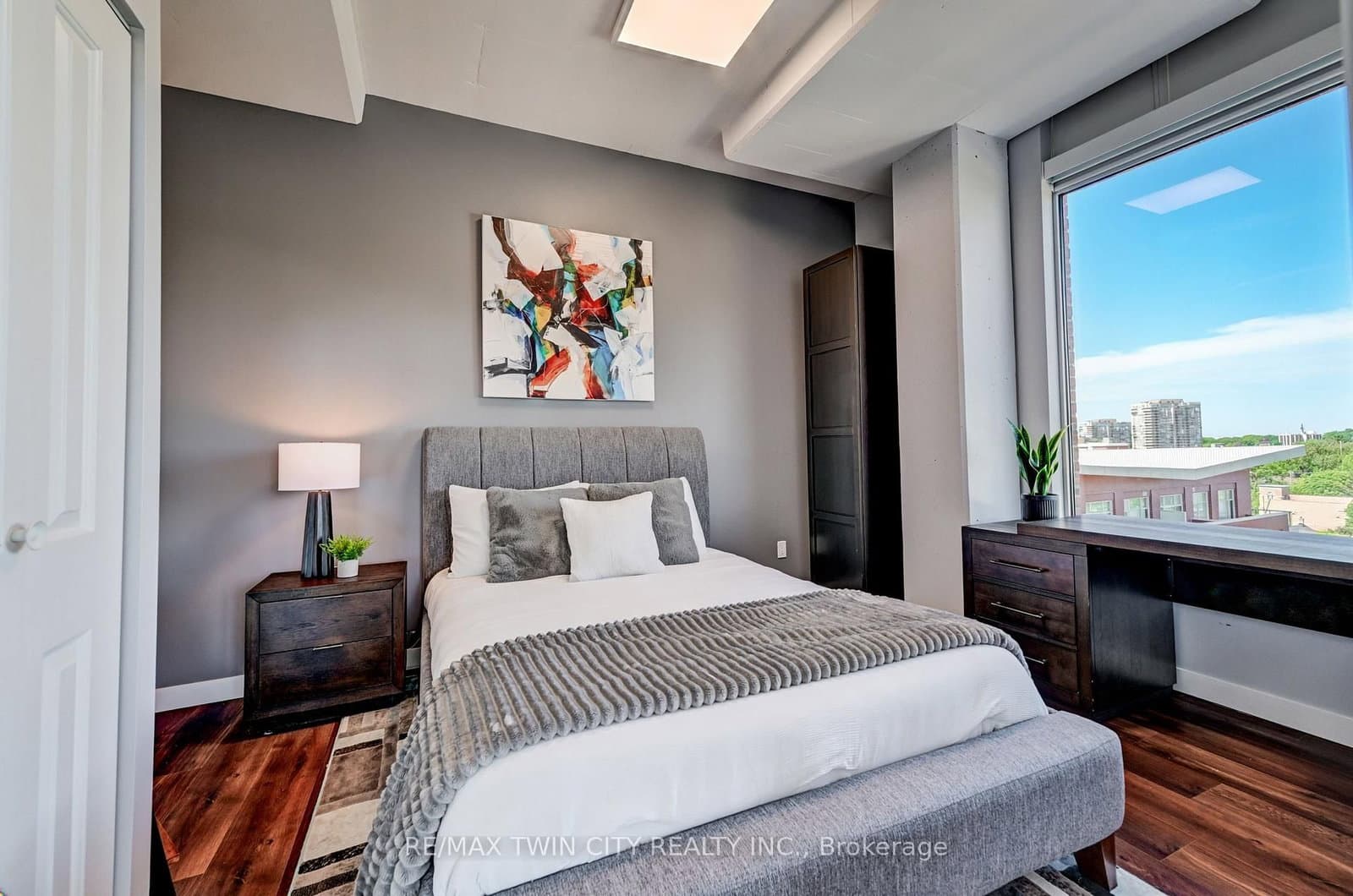 191 King Street S, Unit 706 thumbnail 17