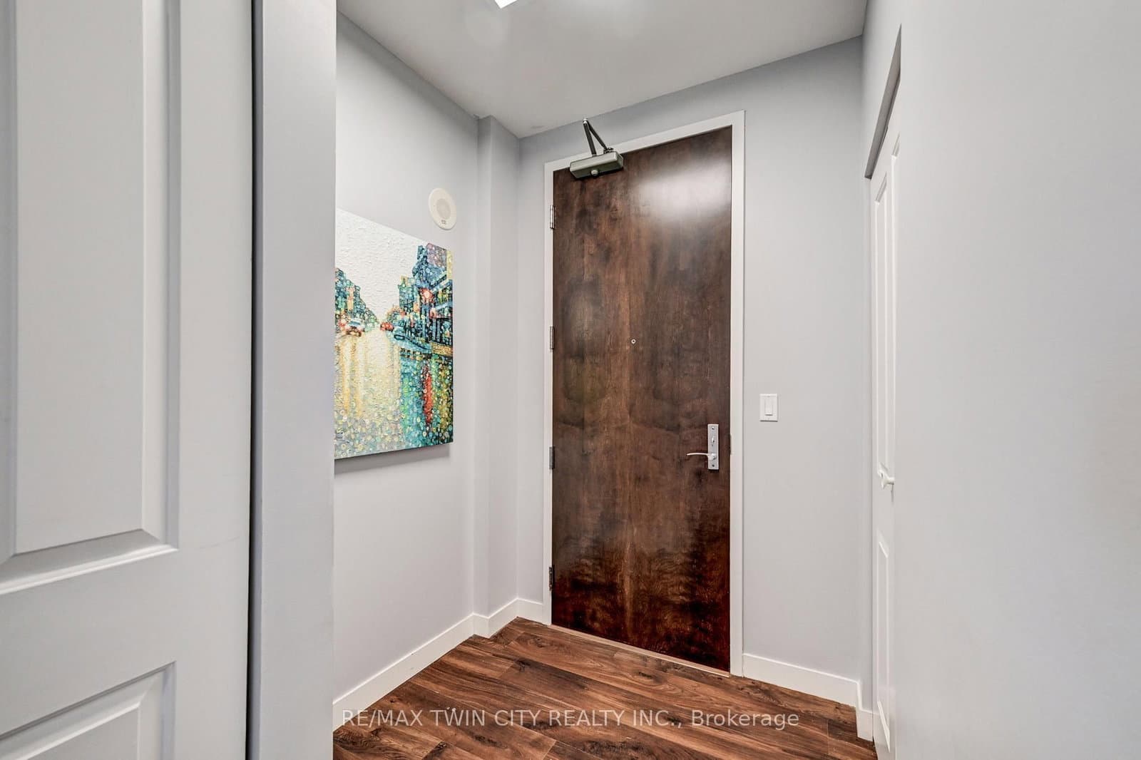 191 King Street S, Unit 706 thumbnail 19