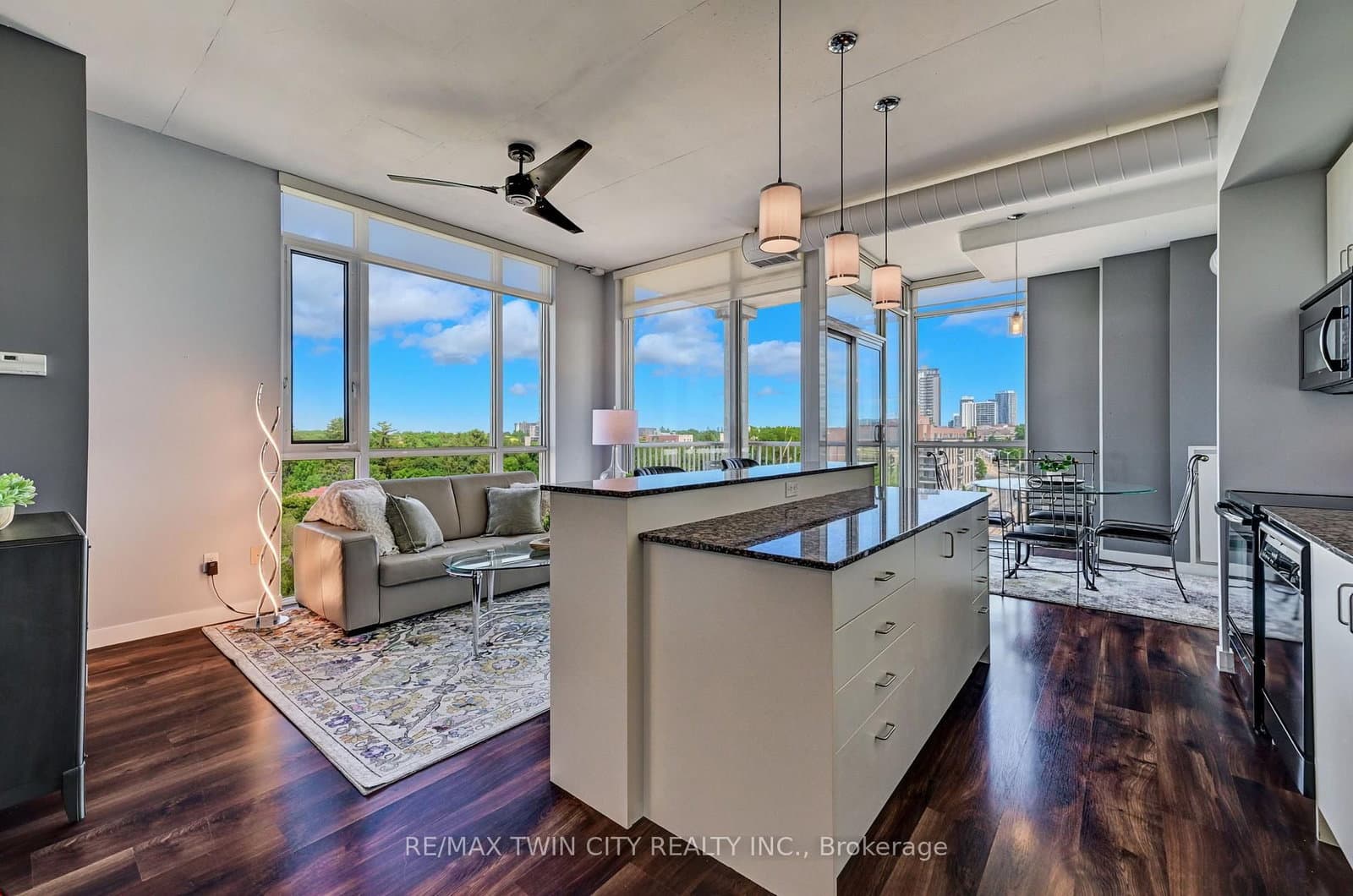 191 King Street S, Unit 706 thumbnail 2