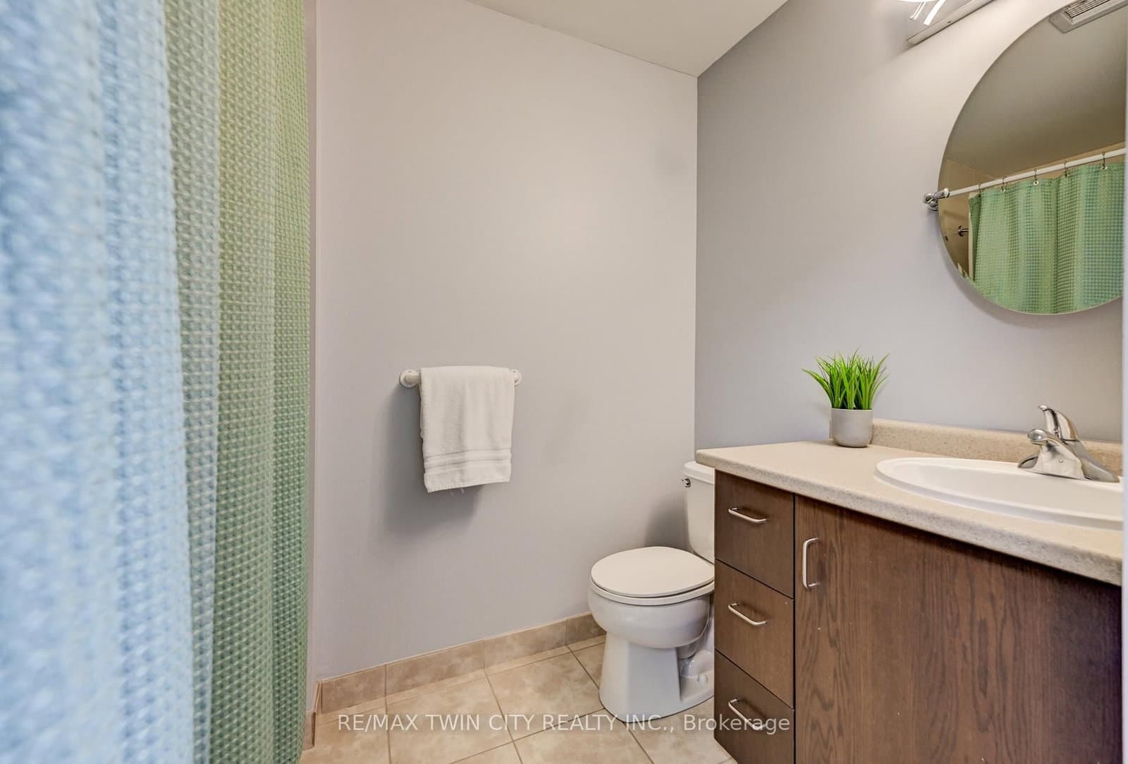 191 King Street S, Unit 706 thumbnail 22