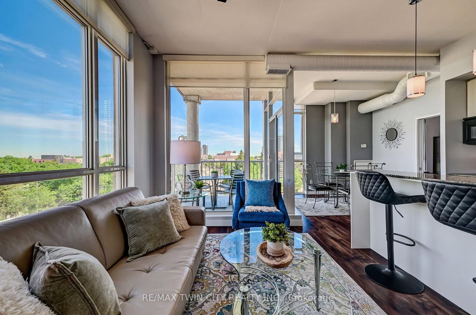 191 King Street S, Unit 706 thumbnail 4