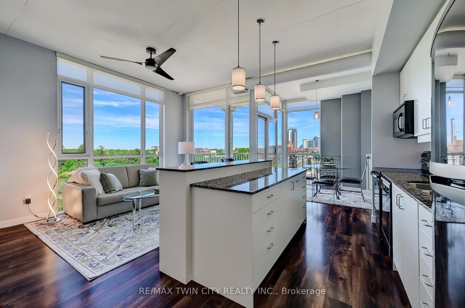 191 King Street S, Unit 706 thumbnail 6
