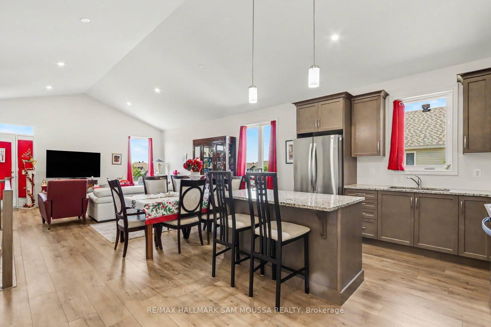 656 Bracewell Street thumbnail 15