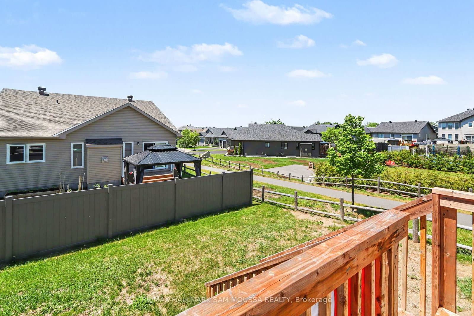 656 Bracewell Street thumbnail 28