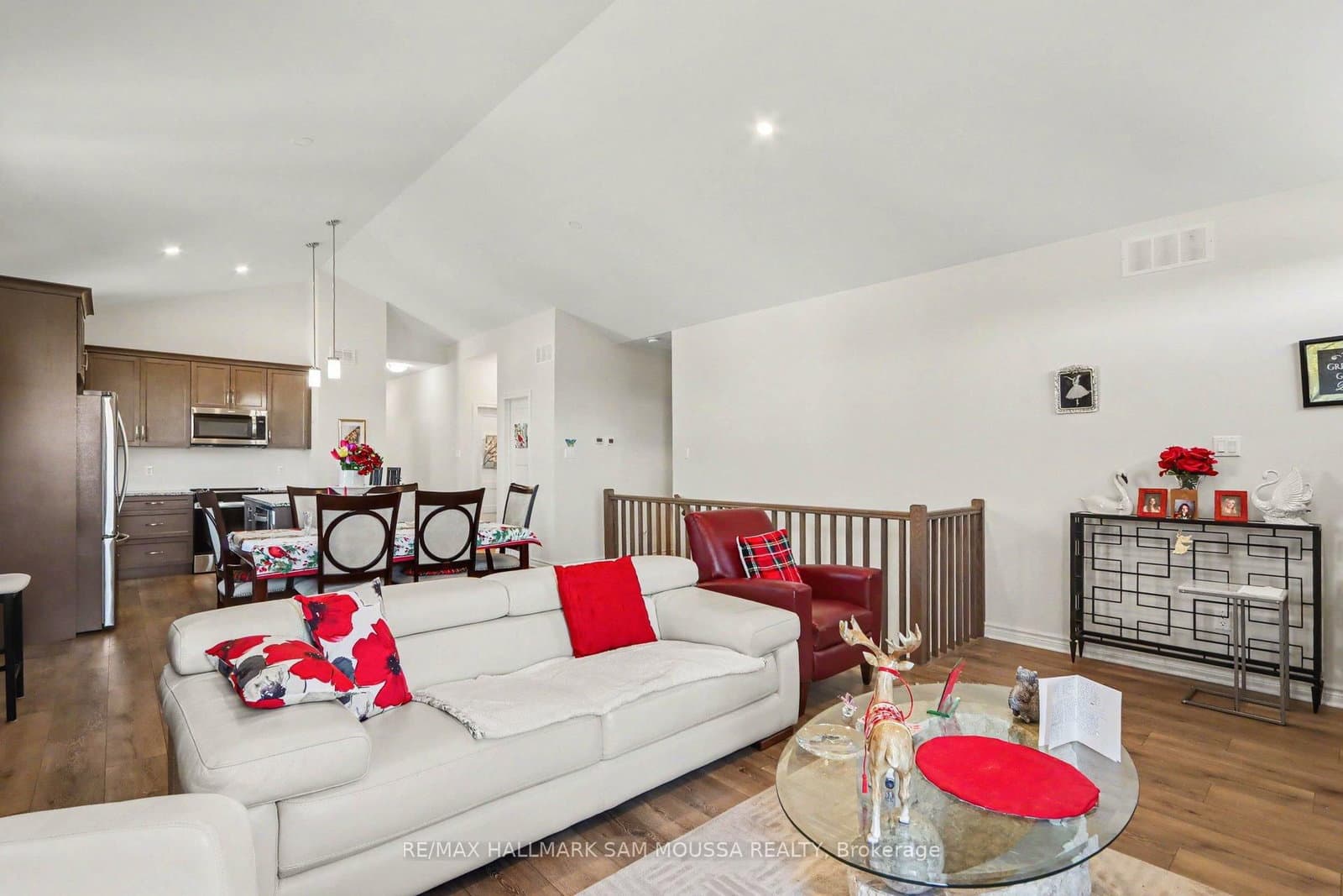 656 Bracewell Street thumbnail 8