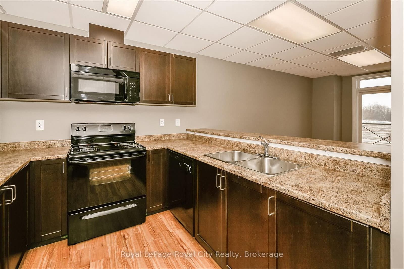 2 Colonial Drive, Unit 403 thumbnail 29