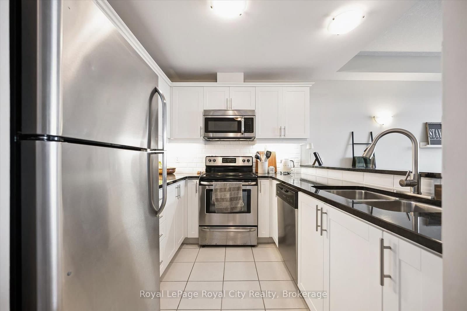 2 Colonial Drive, Unit 403 thumbnail 6