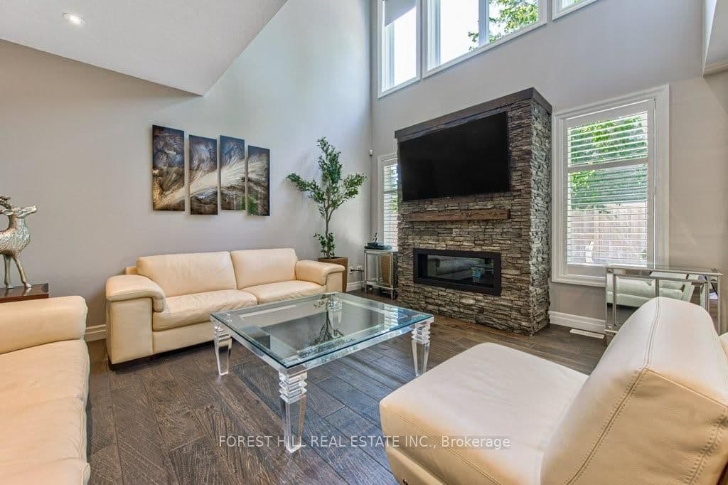 158 Eaglecrest Street thumbnail 10