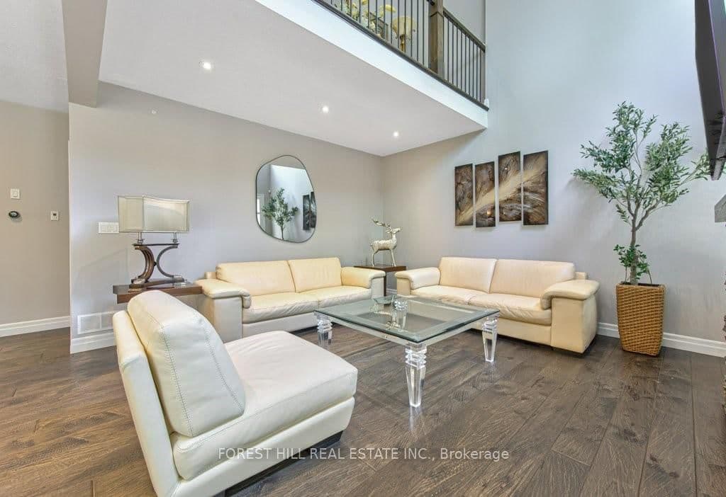 158 Eaglecrest Street thumbnail 11