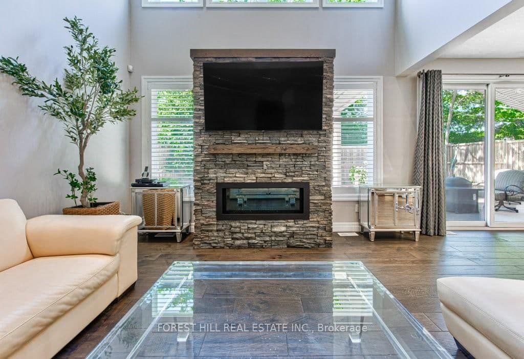 158 Eaglecrest Street thumbnail 13