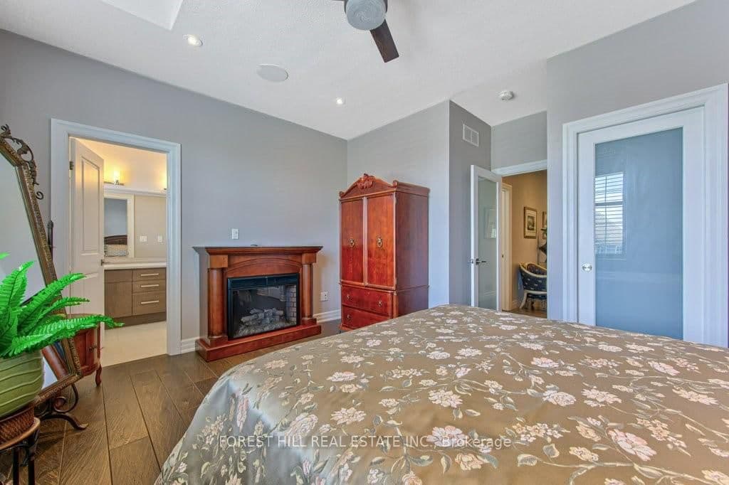 158 Eaglecrest Street thumbnail 31