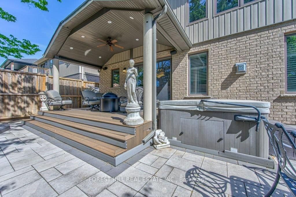 158 Eaglecrest Street thumbnail 44
