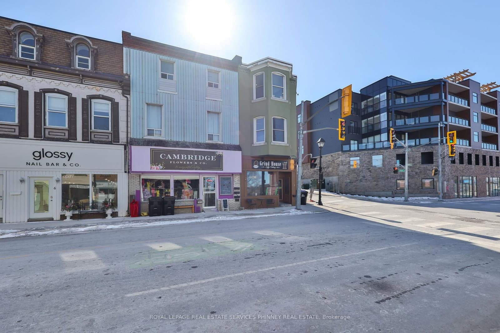 2 Queen Street E thumbnail 3