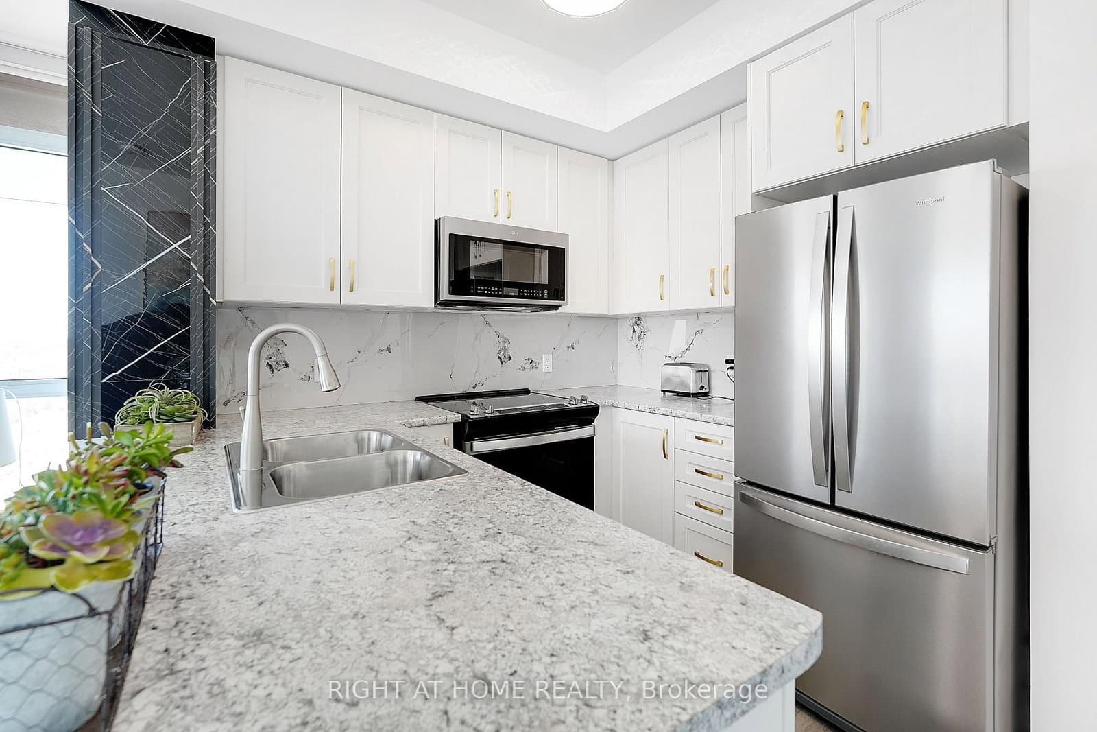 460 Dundas Street E, Unit 905 thumbnail 10
