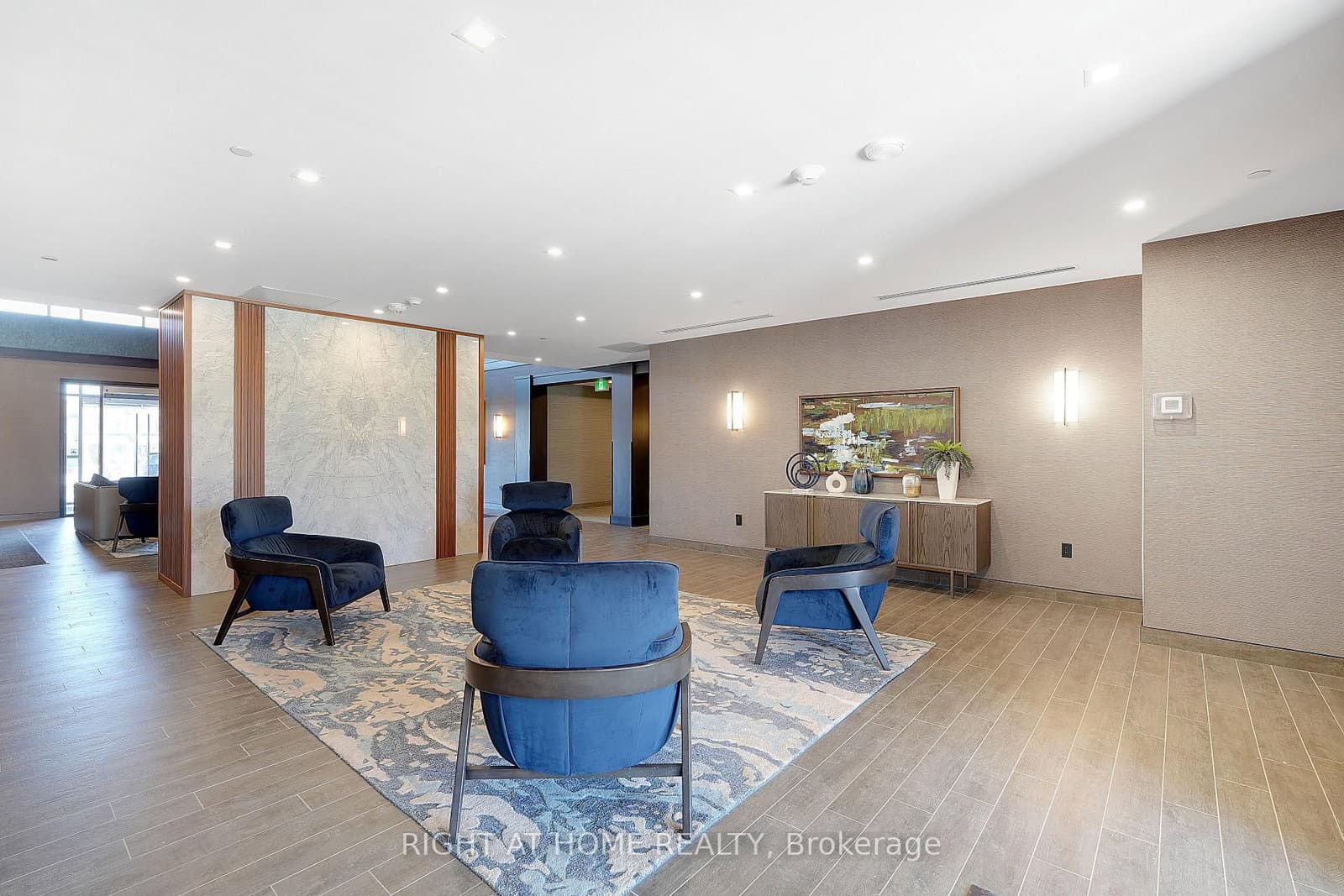 460 Dundas Street E, Unit 905 thumbnail 2