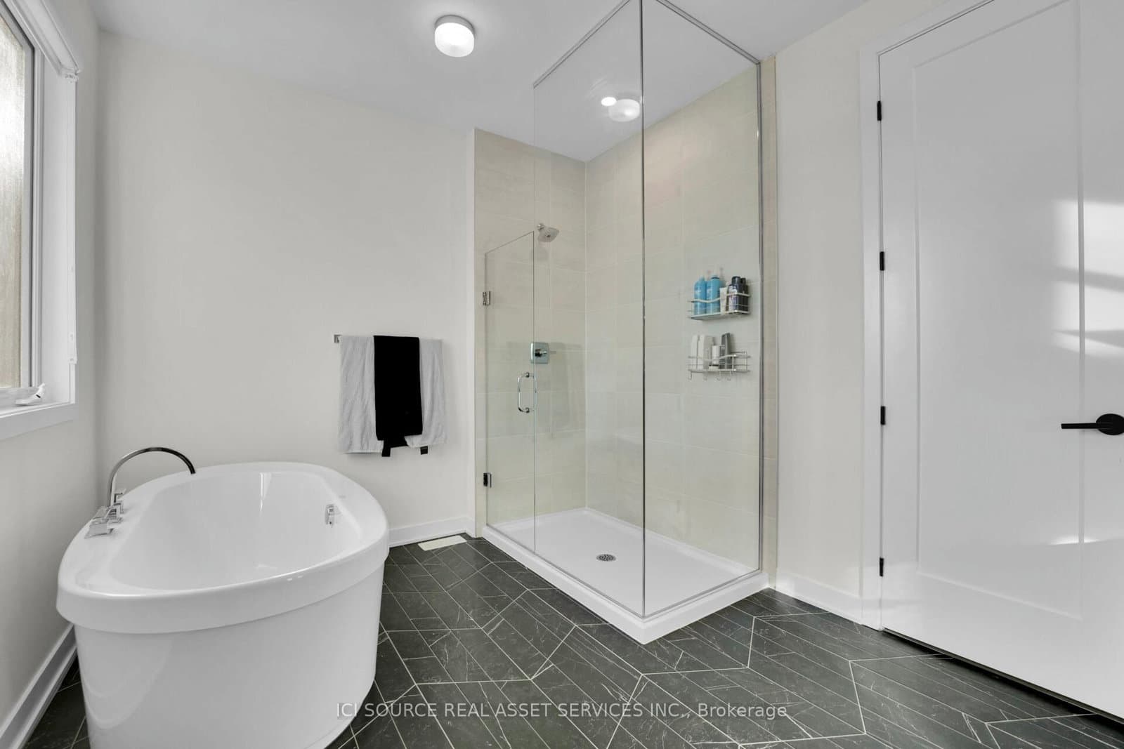 342 Finial Way thumbnail 35