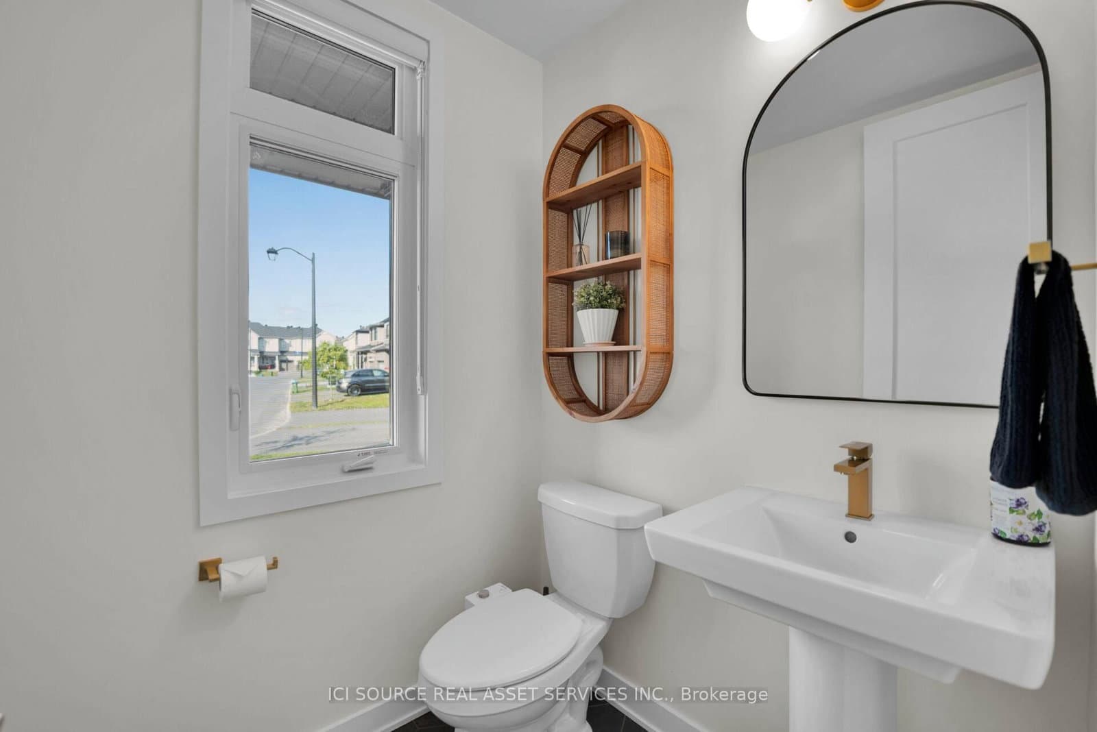 342 Finial Way thumbnail 8