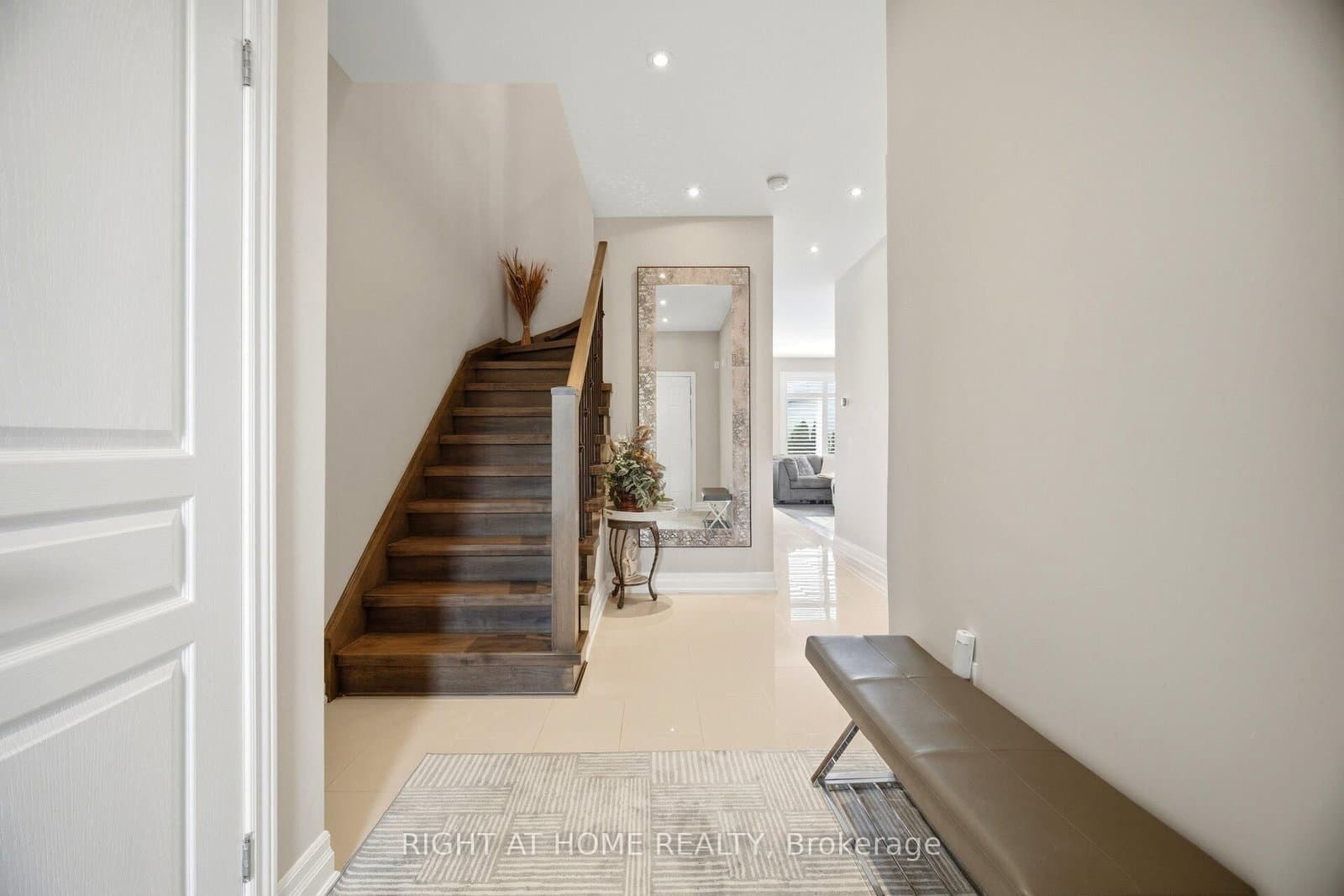 156 Gunby Boulevard thumbnail 3