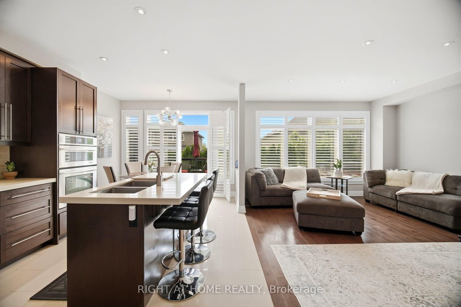 156 Gunby Boulevard thumbnail 5