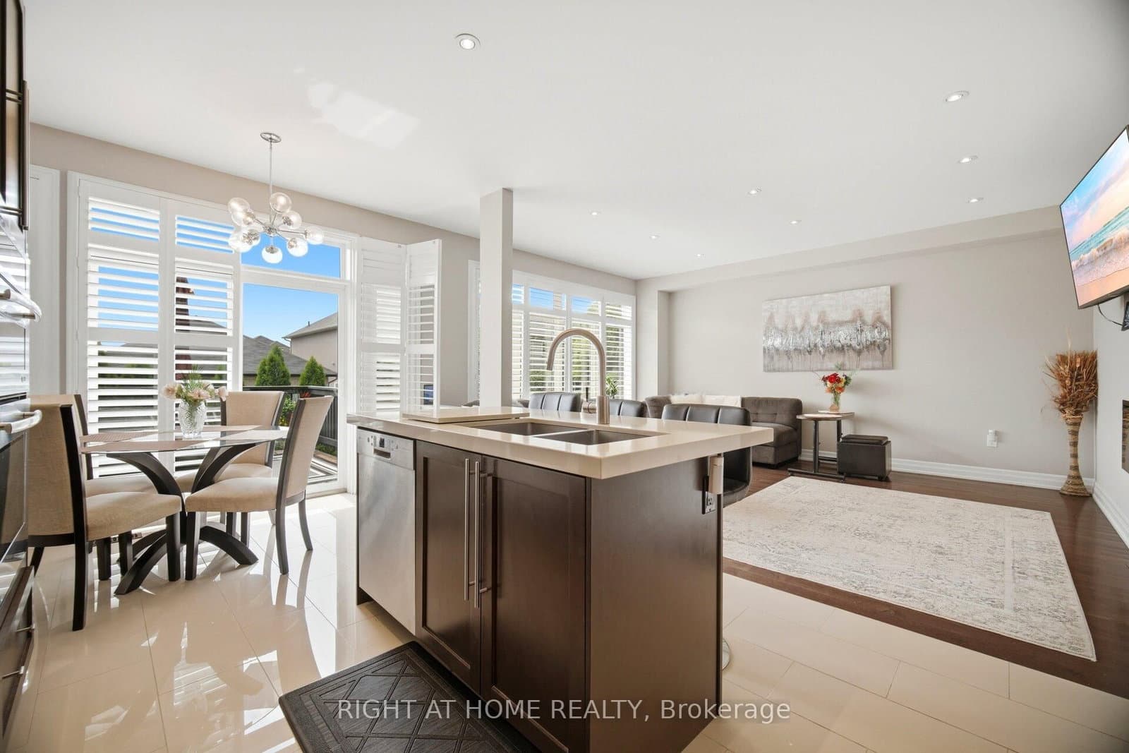 156 Gunby Boulevard thumbnail 9
