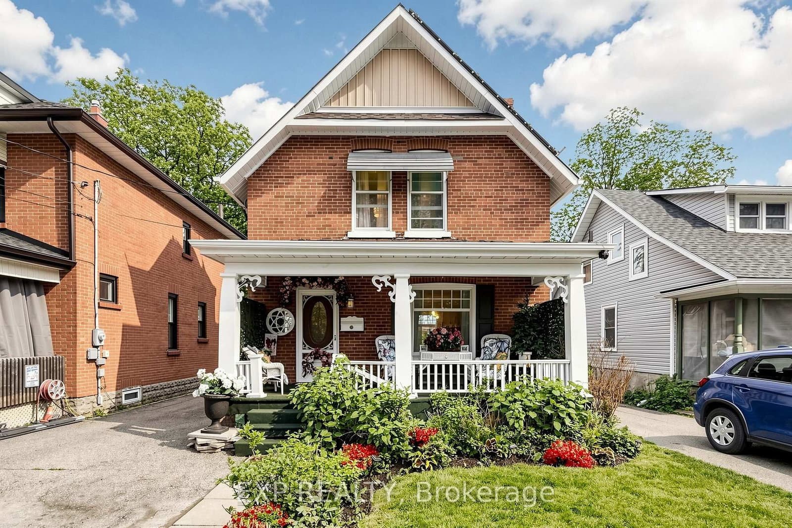 28 Simcoe Street - Image 1