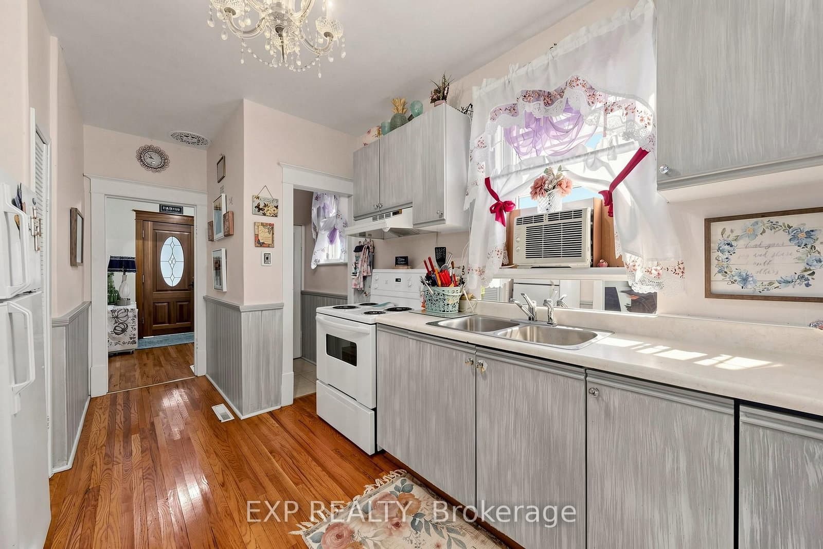 28 Simcoe Street thumbnail 12