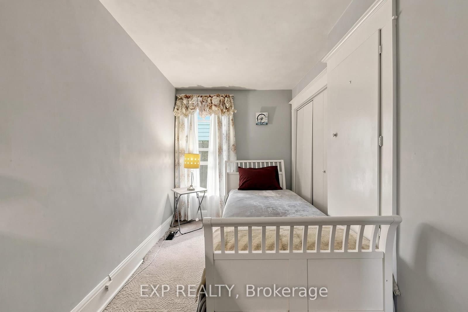 28 Simcoe Street thumbnail 18