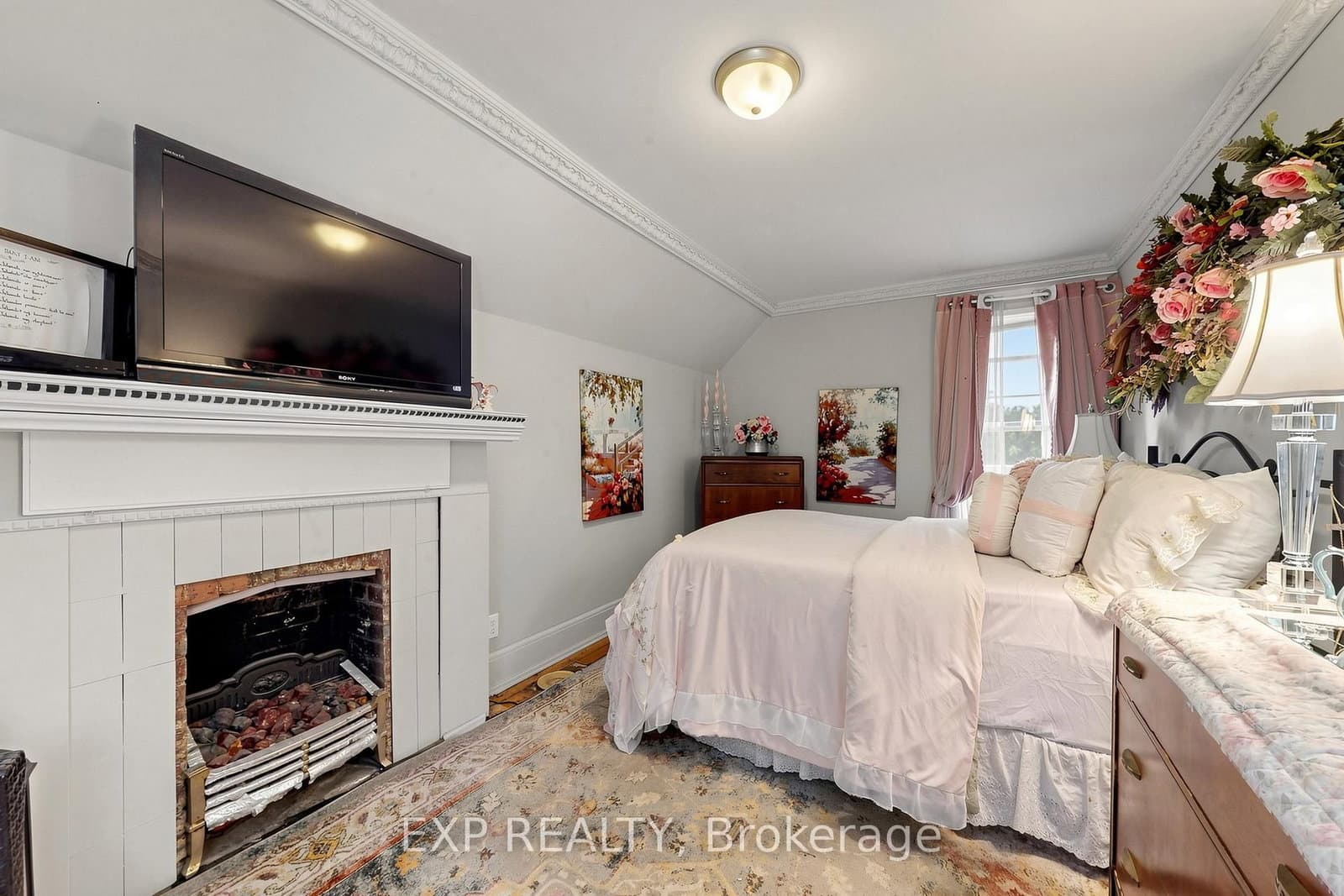 28 Simcoe Street thumbnail 21