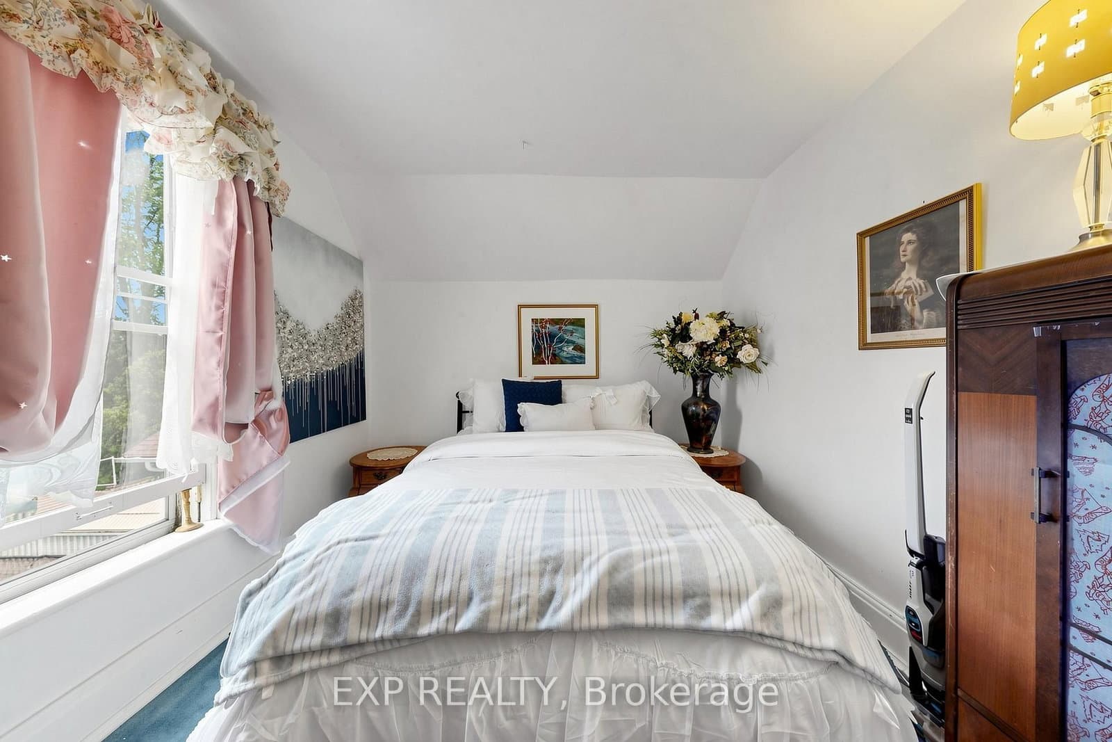 28 Simcoe Street thumbnail 24