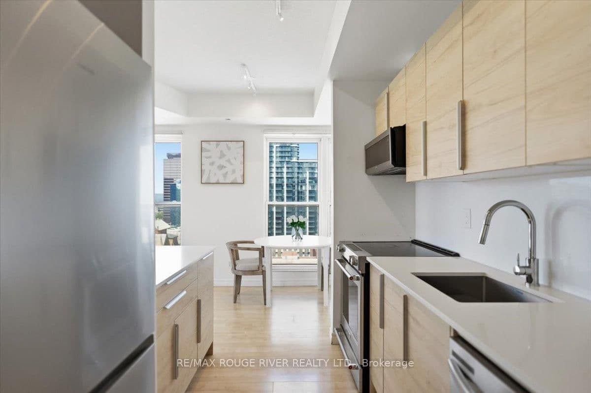 135 James Street S, Unit 1401 thumbnail 14