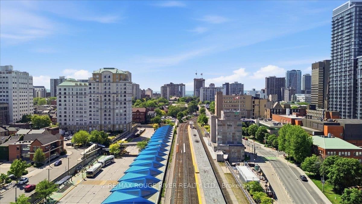 135 James Street S, Unit 1401 thumbnail 2
