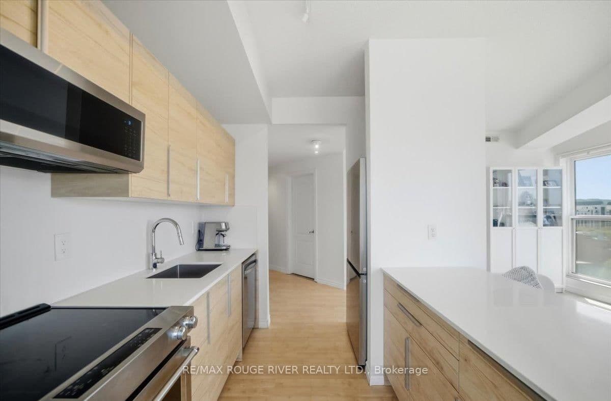 135 James Street S, Unit 1401 thumbnail 21
