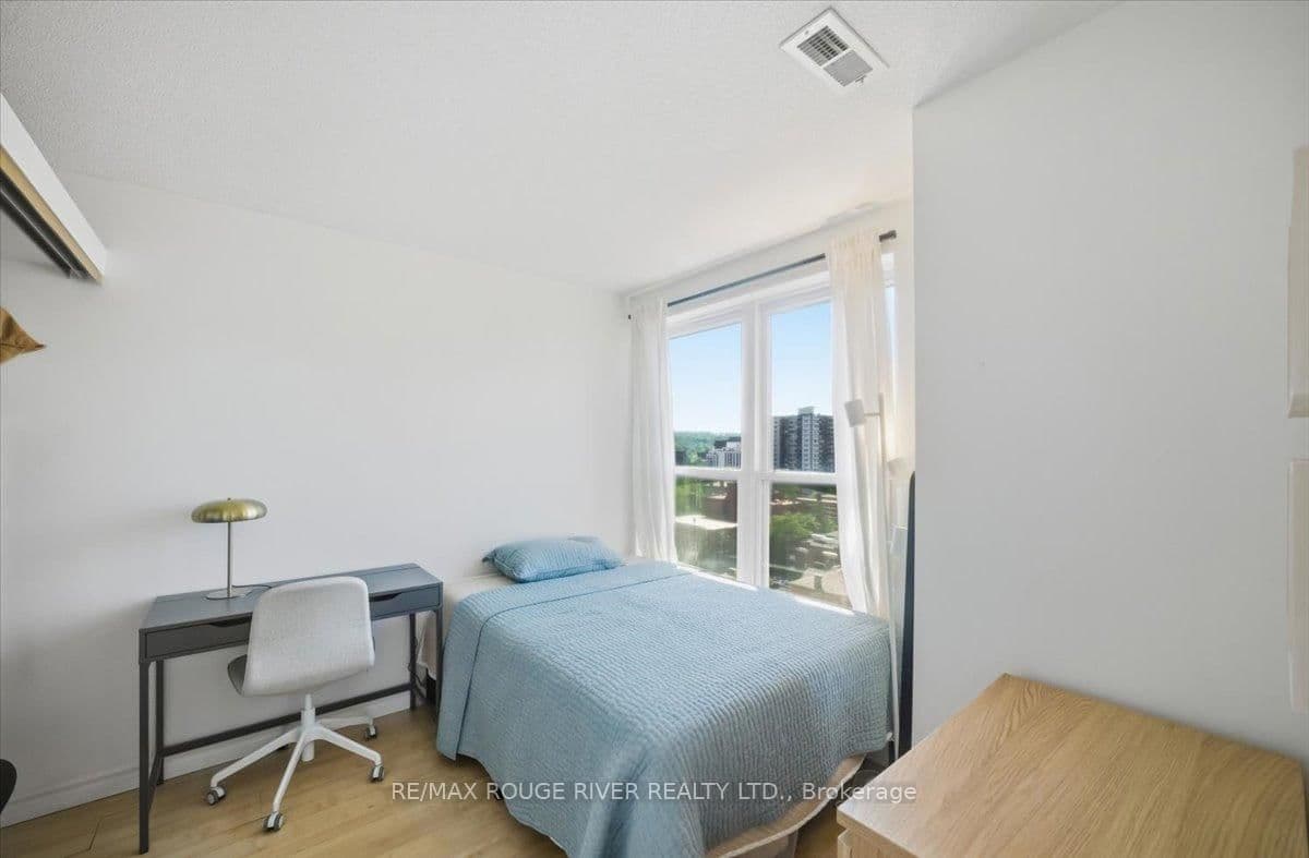 135 James Street S, Unit 1401 thumbnail 37