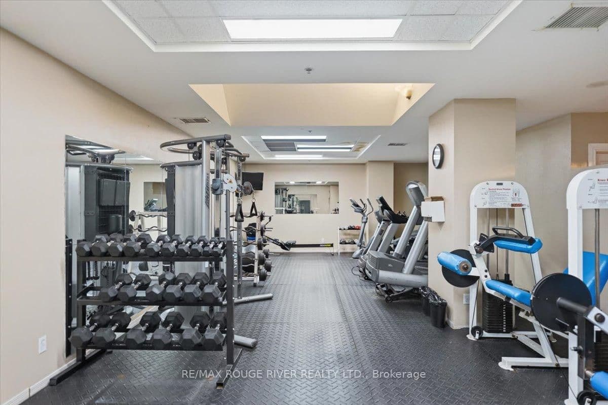 135 James Street S, Unit 1401 thumbnail 44