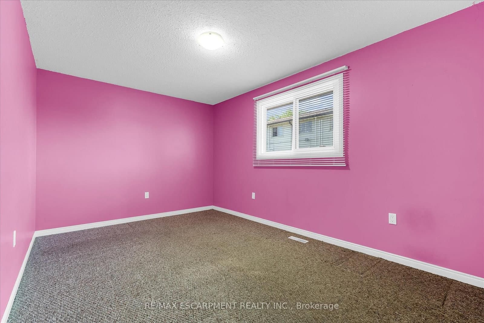 261 LIMERIDGE Road W thumbnail 16