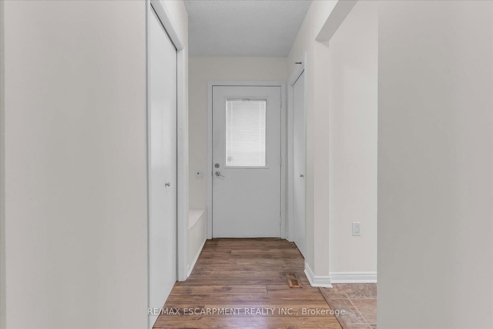 261 LIMERIDGE Road W thumbnail 19