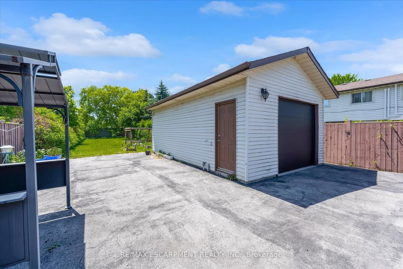 261 LIMERIDGE Road W thumbnail 30