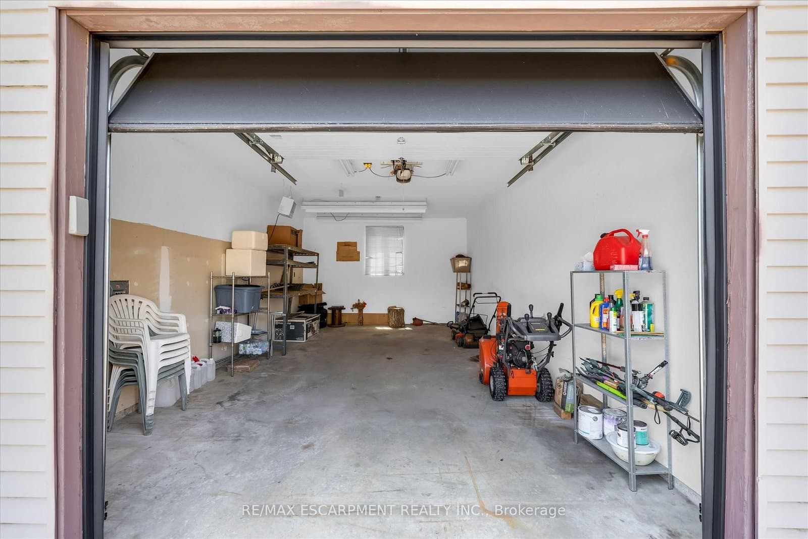 261 LIMERIDGE Road W thumbnail 31