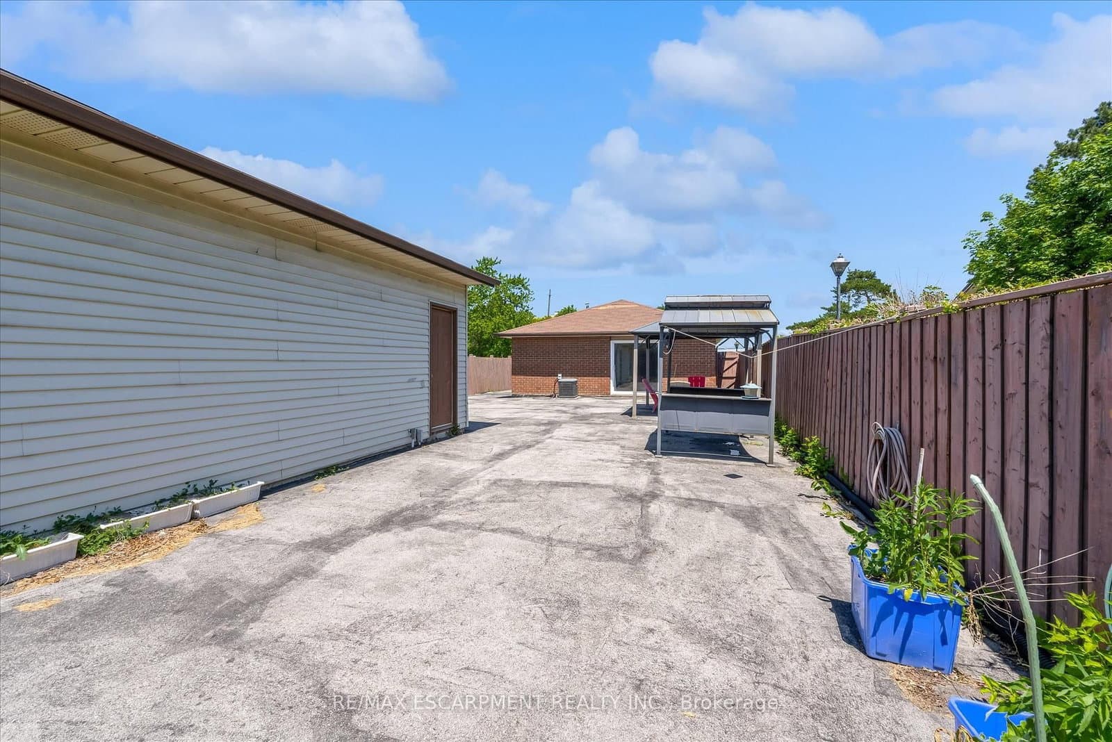 261 LIMERIDGE Road W thumbnail 33