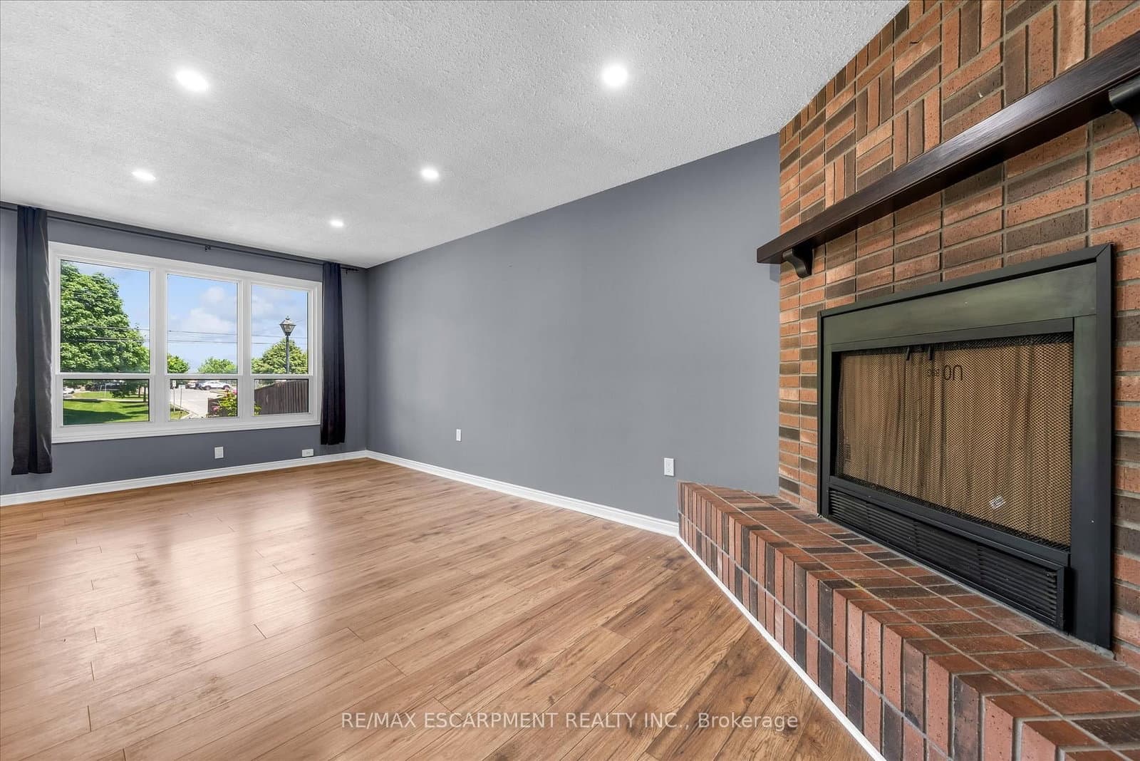 261 LIMERIDGE Road W thumbnail 6