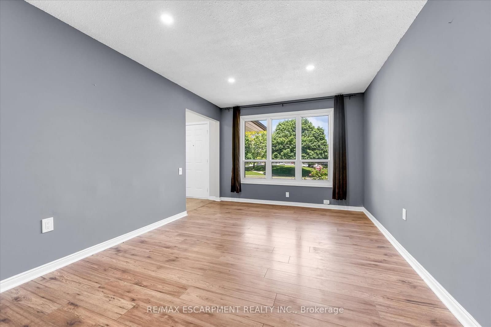 261 LIMERIDGE Road W thumbnail 7